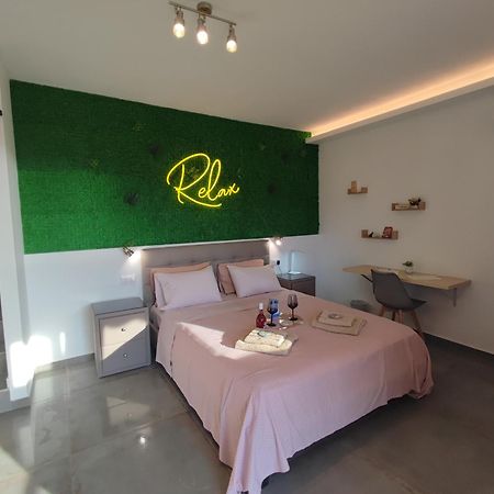 Theasis 5 Luxury Studio With Sea View ネオス・マルマラス エクステリア 写真
